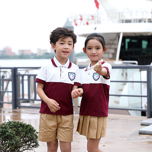 園服定做幼兒園園服面料含棉的標(biāo)準(zhǔn)和洗滌